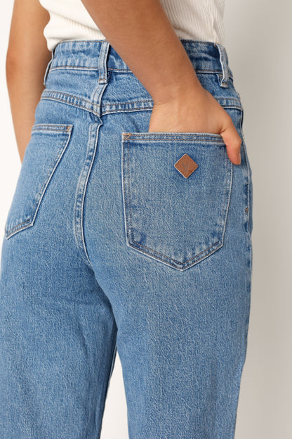 Women's High Waist Straight Leg Jeans